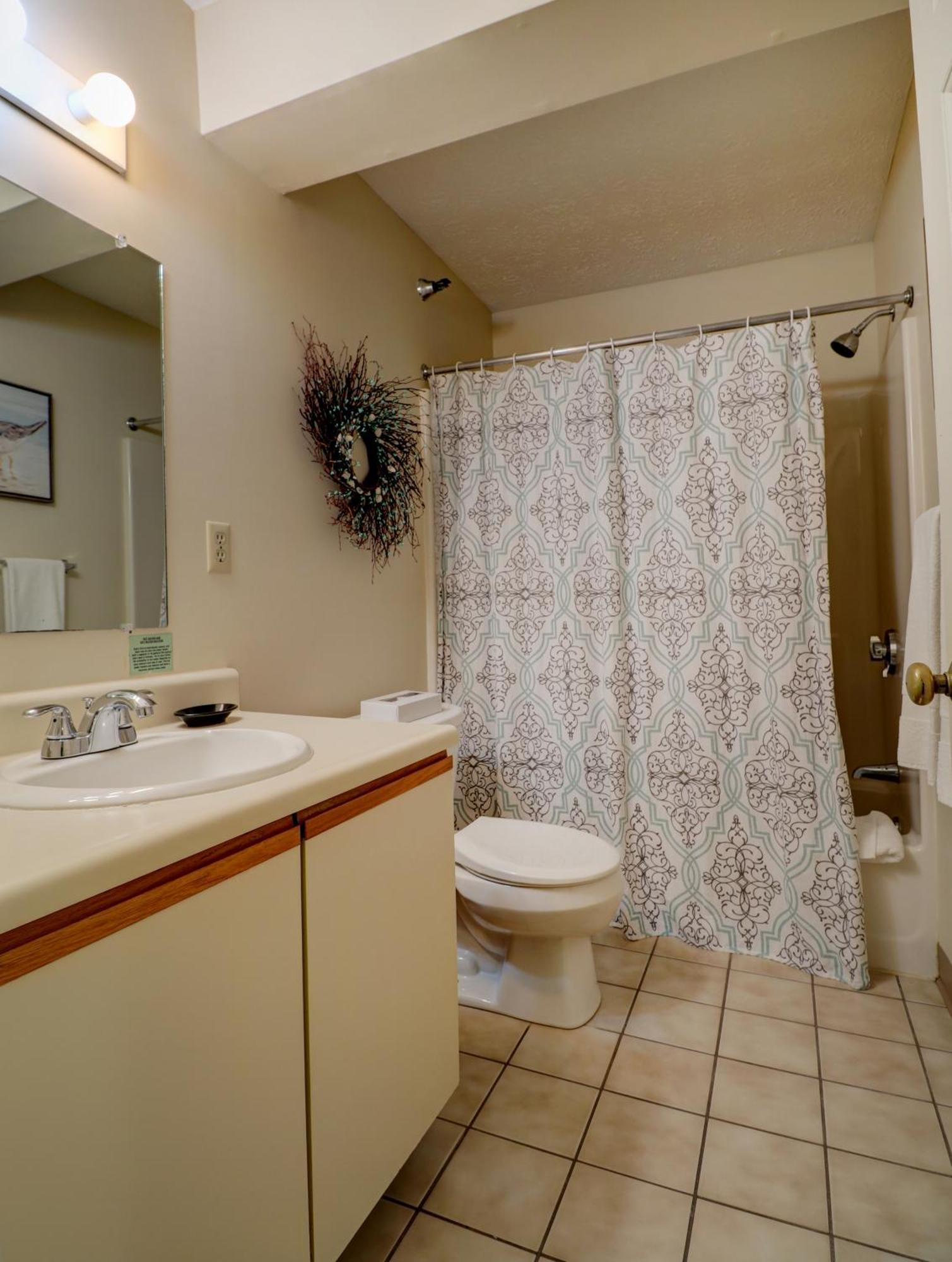 Misty Harbor Resort Wells Room photo